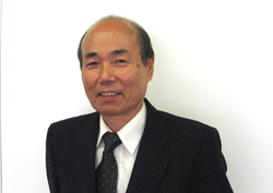 山本　哲郎
